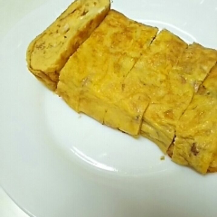 鰹節ととろけるチーズの卵焼き（めんつゆ風味）